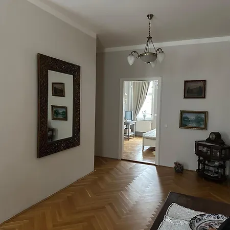 Anna Villa Zelizy